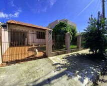 Casa com 3 dormitórios para alugar, 120 m² por R$ 1.650,00/mês - Uvaranas - Ponta Grossa/P