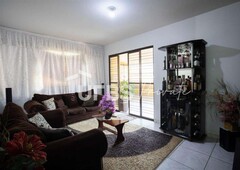 Casa com 5 quartos à venda no bairro Parque das Laranjeiras, 273m²