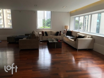 Apartamento à venda em Jardim Paulista com 240 m², 3 quartos, 3 suítes, 3 vagas