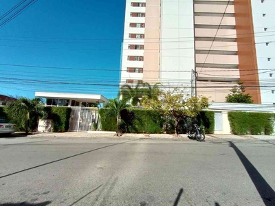 Apartamento com 2 quartos à venda no bairro Guararapes, 70m²