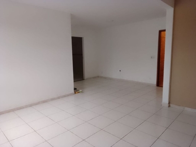 Apartamento em Itaipu, Niterói/RJ de 90m² 2 quartos para locação R$ 2.000,00/mes