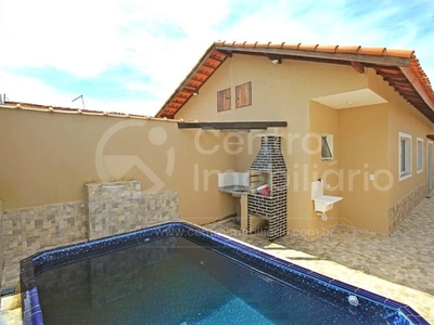 Casa com 2 Quartos e 2 banheiros à Venda, 53 m² por R$ 285.000