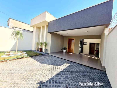 Casa com 3 quartos à venda no bairro Jardim Fonte Nova, 200m²