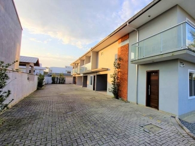 Casa com 3 Quartos e 2 banheiros para Alugar, 116 m² por R$ 1.800/Mês