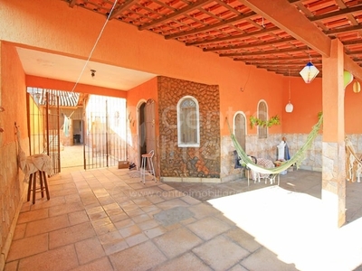 Casa com 3 Quartos e 3 banheiros à Venda, 73 m² por R$ 350.000