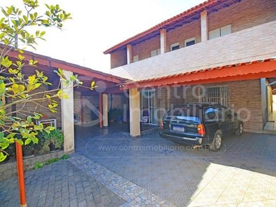 Casa com 6 Quartos à venda, 210m² - Gaivota Praia