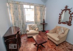 APARTAMENTO no 3º andar mobiliado com 2 dormitórios