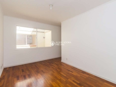 Apartamento com 2 quartos para alugar na rua luiz manoel, 31, santana, porto alegre, 74 m2 por r$ 1.500