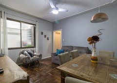 APARTAMENTO no 1º andar com 2 dormitórios