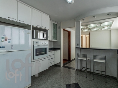 Apartamento à venda em Vila Andrade com 220 m², 4 quartos, 4 suítes, 2 vagas