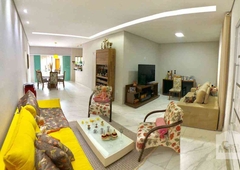 Casa com 3 quartos à venda no bairro Monte Castelo, 200m²