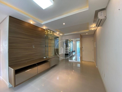 Apartamento em Abraão, Florianópolis/SC de 67m² 2 quartos à venda por R$ 659.000,00