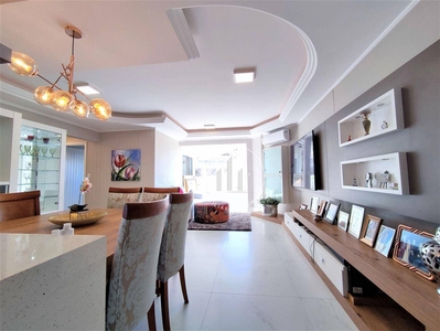 Apartamento em Canto, Florianópolis/SC de 126m² 3 quartos à venda por R$ 949.000,00