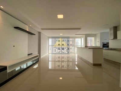 Apartamento em Centro, Balneário Camboriú/SC de 130m² 3 quartos à venda por R$ 2.199.000,00
