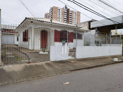 Casa em Barreiros, São José/SC de 108m² 4 quartos à venda por R$ 798.000,00