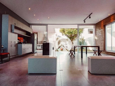 Casa em Jardim Bela Vista, São José dos Campos/SP de 225m² 3 quartos à venda por R$ 1.649.000,00