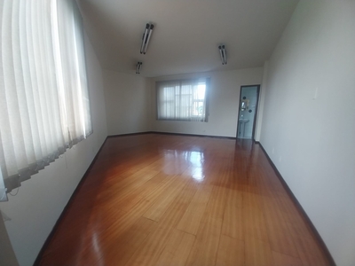 Sala em Santa Efigênia, Belo Horizonte/MG de 60m² para locação R$ 650,00/mes
