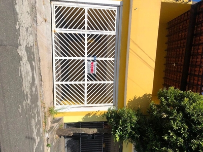 Sobrado em Vila Paraíso, Guarulhos/SP de 200m² 3 quartos à venda por R$ 479.000,00 ou para locação R$ 2.000,00/mes