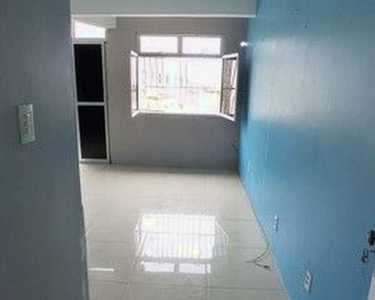 Apartamento à venda com 85 m², Porcelanato, R$ 130 mil, no Carlito Pamplona - Fortaleza