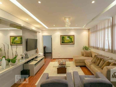 Apartamento com 4 quartos à venda no bairro Santo Antônio, 200m²
