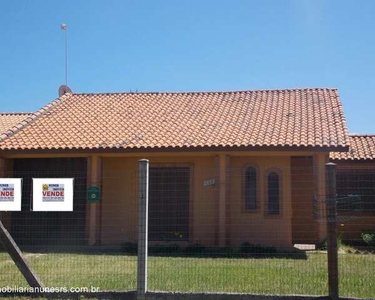 Casa com 3 Dormitorio(s) localizado(a) no bairro Nazaré em Cidreira / RIO GRANDE DO SUL R