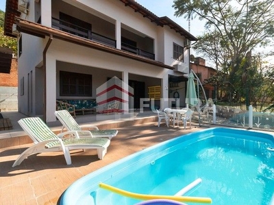 Casa com piscina para aluguel de temporada - Praia de Bombas, Bombinhas SC