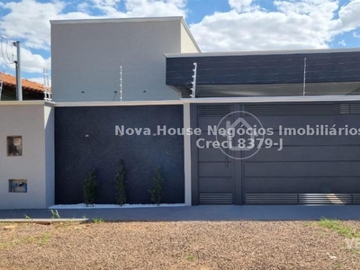 Casa Térrea com 3 Quartos à Venda por R$ 495.000