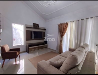 Casa no Bairro Itoupava Norte em Blumenau com 4 Dormitórios (1 suíte) e 250 m²