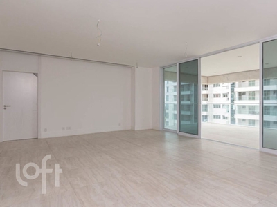 Apartamento à venda em Barra da Tijuca com 267 m², 4 quartos, 1 suíte, 2 vagas