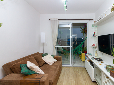 Apartamento à venda emAvenida Miguel Estéfno