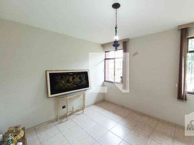 Casa com 4 quartos à venda no bairro Itapoã, 360m²