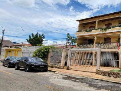 Casa com 5 quartos à venda no bairro Guará II, 300m²