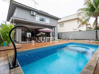 Casa em Condomínio com 4 quartos à venda no bairro Jardins Mônaco, 260m²