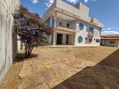 Casa em Condomínio com 5 quartos à venda no bairro Setor Habitacional Vicente Pires, 935m²