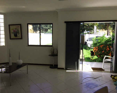 CASA RESIDENCIAL em Lauro de Freitas - BA, Miragem