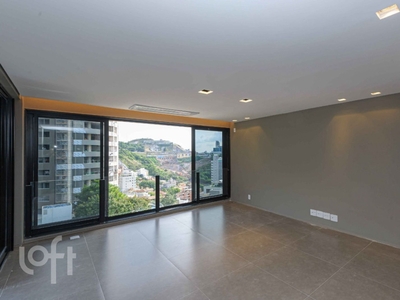 Apartamento à venda em Santa Lúcia com 164 m², 2 quartos, 2 suítes, 3 vagas