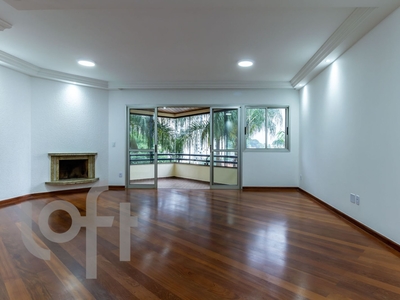 Apartamento à venda em Vila Andrade com 180 m², 4 quartos, 3 suítes, 2 vagas