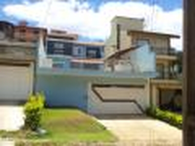 Casa em Atibaia, Excelente padrao (239 m2, piscina, churrasqueira)