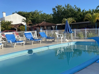 APARTAMENTO EM CAIOBÁ, AR, CHURRASQUEIRA E PISCINA COLETIVA