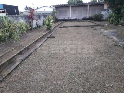 Terreno com edícula em peruíbe com 1 quarto, sala, cozinha e banheiro