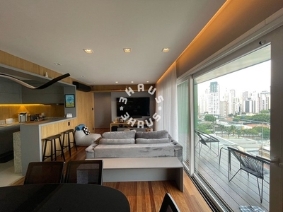 Apartamento Alto Padrão de 95m², reformado e mobiliado, pronto para morar na Vila Olímpia.