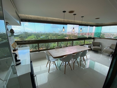 Apartamento para venda possui 237 metros quadrados com 4 quartos em Caxangá - Recife - PE