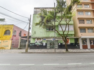 Apartamento para venda possui 260 metros quadrados com 5 quartos em Centro - Curitiba - PR