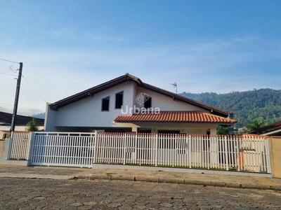 Casa com 3 dormitórios no bairro Jaraguá Esquerdo em Jaraguá do Sul/SC