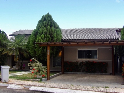 Casa para venda tem 230 metros quadrados com 4 quartos em Portão - Lauro de Freitas - BA