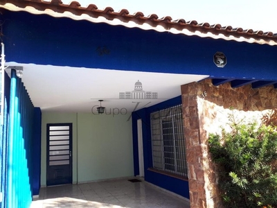 Casa Sobrado - Centro - Jacareí - 5 Dormitórios - 270m².