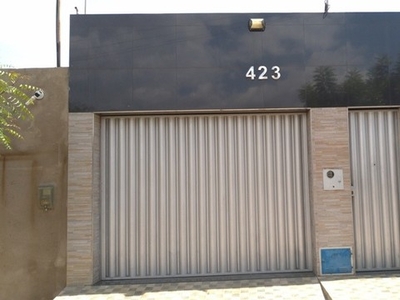 Linda casa no bairro São José com garagem, 3 quartos sendo 2 suítes por R$ 800,00!
