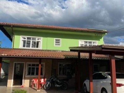 Casa com 180 m² e 03 dormitórios no rio caveiras em biguaçu.