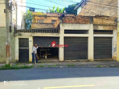 Casa com 2 quartos à venda no bairro Sagrada Família, 200m²