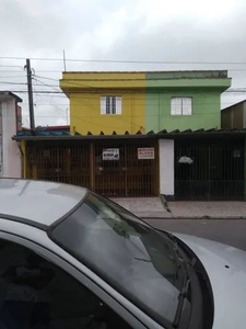 Aluga-se casa de 3 dormitorios, no Centro em frente ao parque da cidade